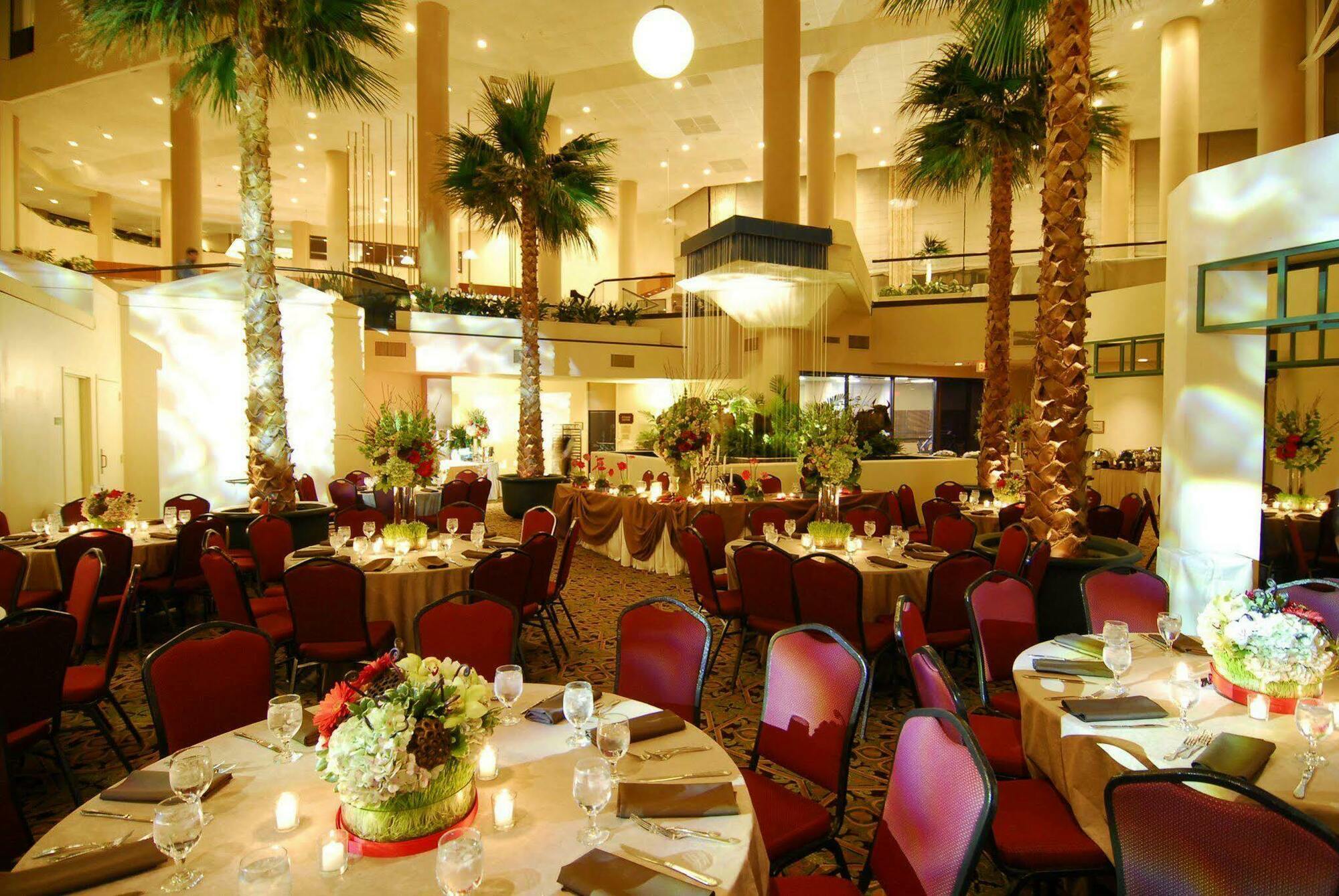 Doubletree By Hilton Dallas Near The Galleria Экстерьер фото
